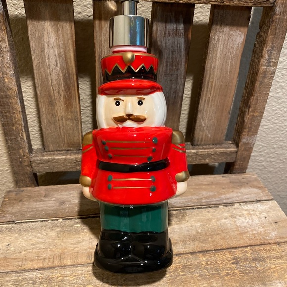Nutcracker Soap Dispenser, Christmas Nutcracker Soap Dispenser, Soap Dispenser - Picture 16 of 16